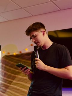 Thank you all so much for coming up to our first Poetry Night of the semester! You guys genuinely don't know how much our staff appreciates the attendance, and all the new faces!

It was absolutely amazing getting to relax in such a comfy space, while sharing sweets, poems, and music! 

We cannot wait to see you guys again next month, with an even cozier vibe! 

🍁⭐️🍪